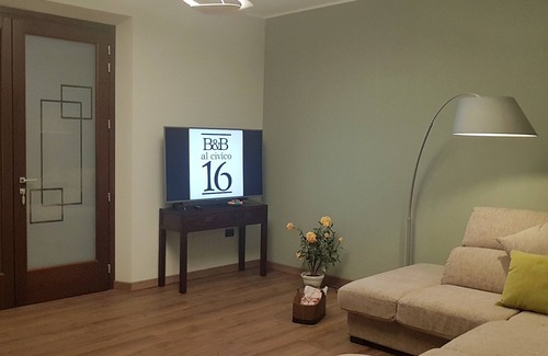 Guspini Bed & Breakfast | Experience Homey Comfort at B&B Number 16 with Pool & Spa