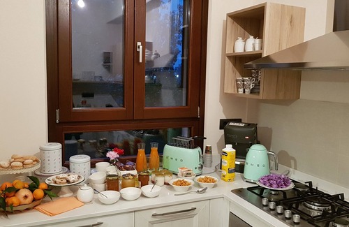 Guspini Bed & Breakfast | Experience Homey Comfort at B&B Number 16 with Pool & Spa