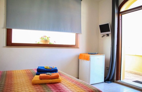 Castro Marina Bed & Breakfast | Cozy B&B Barone: Family-Friendly with Breakfast Included