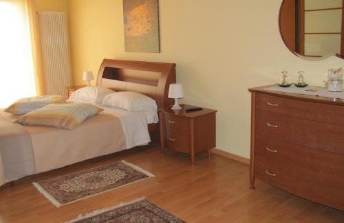 Valguarnera Caropepe Bed & Breakfast | Family-Friendly B&B Bella Vista with Wheelchair Access