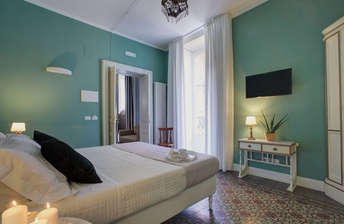 Borgo-Sanzio Bed & Breakfast | Elegant B&B Bellini Palace - Breakfast & Family Friendly