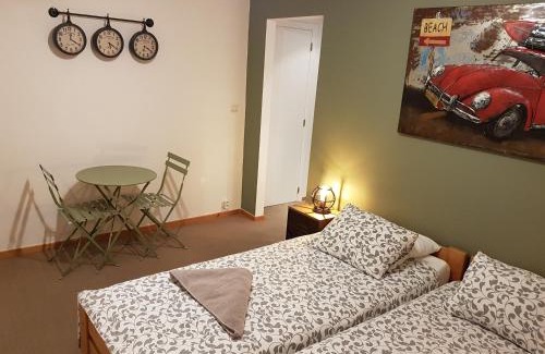 Vossegat-Roosendaal Bed & Breakfast | Cozy B&B Brigitte & Alain: Family-Friendly Escape with Top Ratings