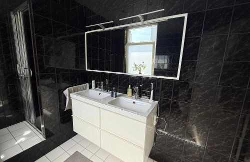 Haarlem Bed & Breakfast | Top-Rated B&B Brouwersvaart with Child-Friendly Amenities