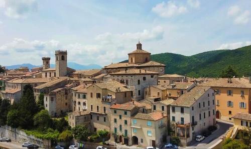 Arcevia Bed & Breakfast | Discover B&B Brunamonti: Family-Friendly Stay with Dining