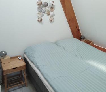 Abbestede Apartment | Cozy Oceanfront B&B Buiten Gewoon Callantsoog, Rated 9.2