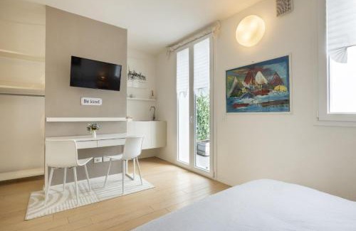 Riccione Bed & Breakfast | Discover B&B Cá Bianca Ventisette with Oceanfront Bliss