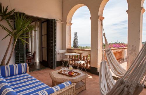 Premia de Dalt Bed & Breakfast | Relax at B&B Can Casadella: Oceanfront Bliss & 9/10 Rating