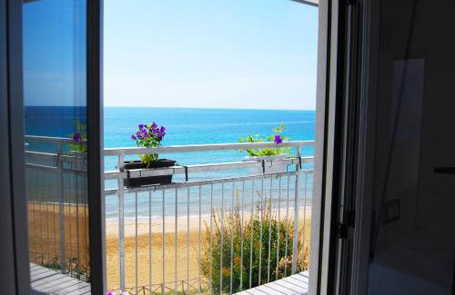 Isola di Capo Rizzuto Bed & Breakfast | Discover B&B Capo Rizzuto with Oceanfront Views