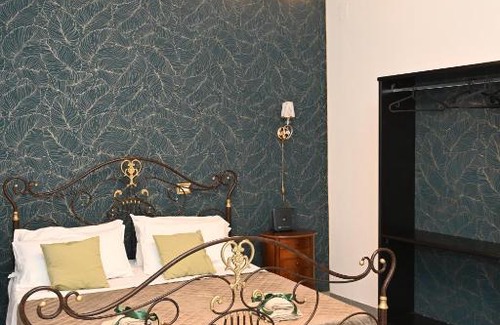 Capua Bed & Breakfast | Pet-Friendly B&B Carlo V - Rated 9/10 with Breakfast & Hot Tub