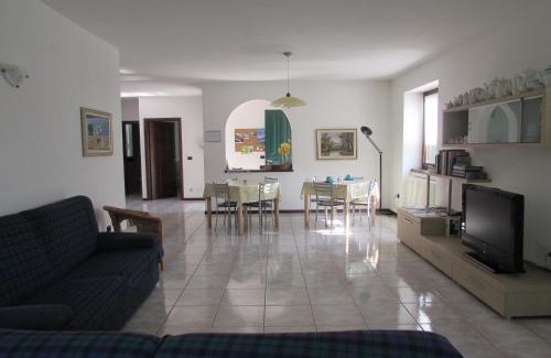 Poggiridenti Bed & Breakfast | Discover B&B Carunei: Family-Friendly Stay with Breakfast