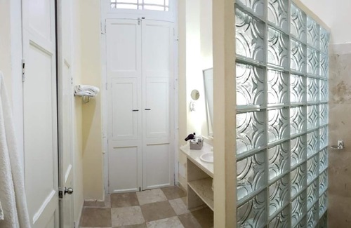 Old Havana Bed & Breakfast | Welcoming B&B Casa Ajiaco: Family-Friendly & Spa Amenities