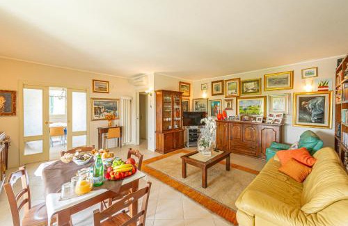 Moniga del Garda Bed & Breakfast | Guest Rated 10/10: B&B Casa Paola with Hot Tub & Dining