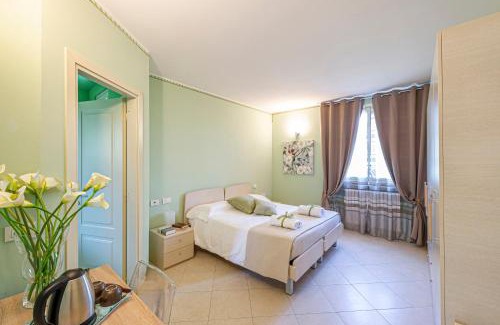 Moniga del Garda Bed & Breakfast | Guest Rated 10/10: B&B Casa Paola with Hot Tub & Dining
