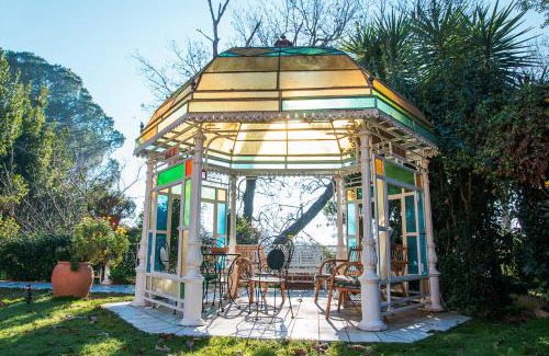 Zona LIII Tomba di Nerone Bed & Breakfast | Cozy B&B Casale dell'Insugherata with Hot Tub & Kitchen