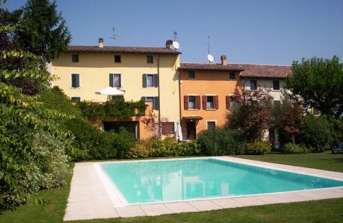 Volta Mantovana Bed & Breakfast | Discover B&B Casale Onida: Guest Rated 9/10 & Pet Friendly