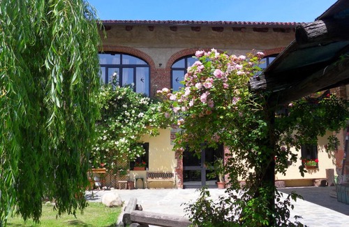 Bricherasio Bed & Breakfast | Discover B&B Cascina Marie: Pet-Friendly with Breakfast