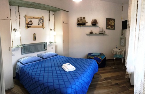 Crotone Bed & Breakfast | Discover B&B Castello - Crotone: Rooms by the Promenade