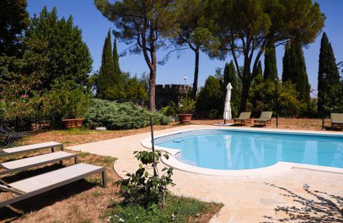 San Lazzaro di Savena Bed & Breakfast | Unforgettable Oceanfront Stay at B&B Castello Machiavelli