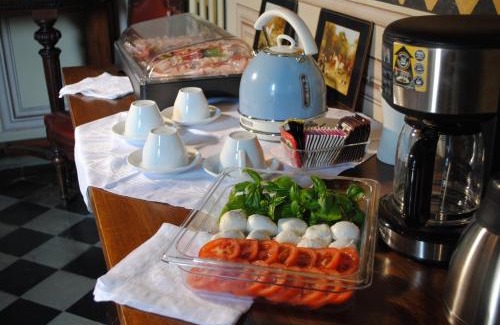 San Lazzaro di Savena Bed & Breakfast | Unforgettable Oceanfront Stay at B&B Castello Machiavelli