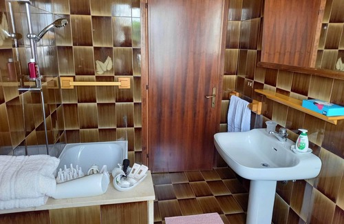 Legnago Cottage | Relax at B&B Cedro Argentato: Pet-Friendly with Spa & Dining