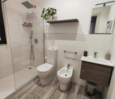 Aci Trezza Bed & Breakfast | Guest Rated 10/10 at B&B CESARE'S with Hot Tub & Breakfast