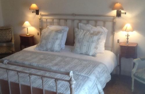 Fontvieille Bed & Breakfast | Experience B&B Château Légier with Oceanfront Serenity