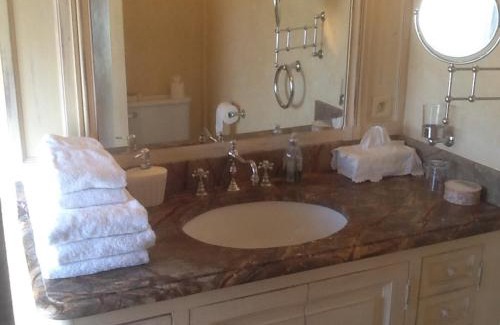 Fontvieille Bed & Breakfast | Experience B&B Château Légier with Oceanfront Serenity