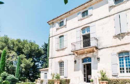 Fontvieille Bed & Breakfast | Experience B&B Château Légier with Oceanfront Serenity