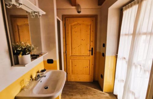 Sant'Orsola Terme Bed & Breakfast | Cozy Retreat at B&B Blumenstube with Oceanfront Views
