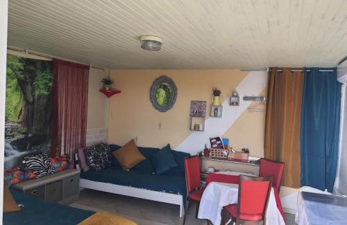 Target Bed & Breakfast | Oceanfront B&B Chambre Chante Cristal with Breakfast Included