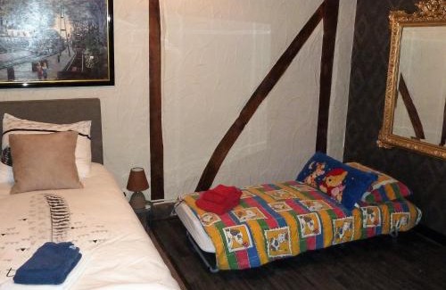 Moulin du Ruy Bed & Breakfast | Cozy Bed & Breakfast at Chambre d'hôtes de la Vecquée