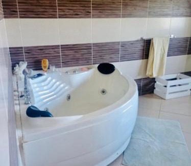 Antananarivo Avaradrano Bed & Breakfast | Inviting B&B with Hot Tub & Perfect 10/10 Ratings