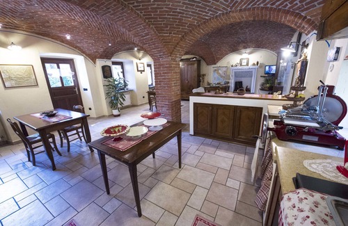 Donnas Bed & Breakfast | Eco-Friendly B&B Chez Annie with Family-Friendly Amenities