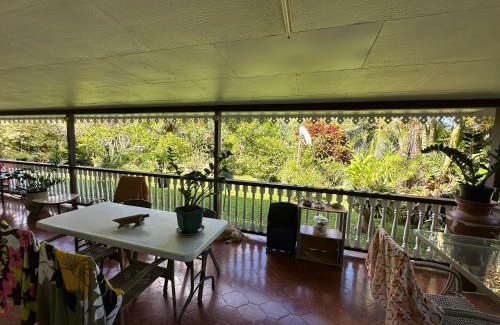 Tevaitoa Bed & Breakfast | Oceanfront Retreat at Chambre d'hôtes chez Anouk - Rated 9.8