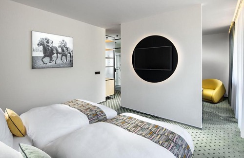 Velka Chuchle Hotel | Pet-Friendly Retreat at B&B Chuchle Arena Praha