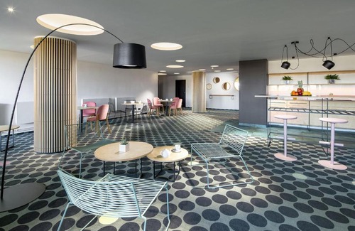 Velka Chuchle Hotel | Pet-Friendly Retreat at B&B Chuchle Arena Praha