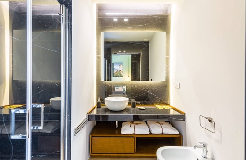 Vittorio Emanuele House | Discover B&B Civico 33: Spa Relaxation and Family Fun