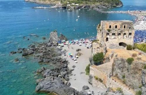 Scalea Bed & Breakfast | Guest Favorite B&B Civico 64 with Breakfast & Family Amenities