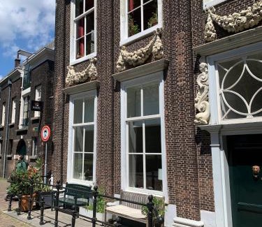 Dordrecht Bed & Breakfast | Guest Favorite: B&B Cleyn Cruysenborgh 1531 with Breakfast