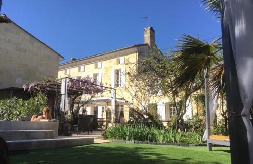 Vignonet Bed & Breakfast | Cozy B&B Clos Emilion with Oceanfront Dining Options