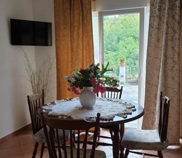 San Lorenzo della Costa Apartment | Pet-Friendly B&B Collina e Mare with Breakfast & More