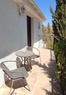 Cutar Bed & Breakfast | Beautiful B&B Cortijo Loma León with Oceanfront Views