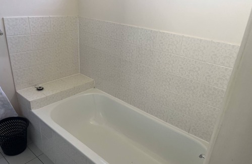 Condon Bed & Breakfast | Cozy Home Retreat with Pool and Spa Near All Attractions