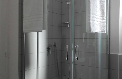 Crotone House | Oceanfront B&B "Déjà Vu" with Breakfast & Kitchen Access