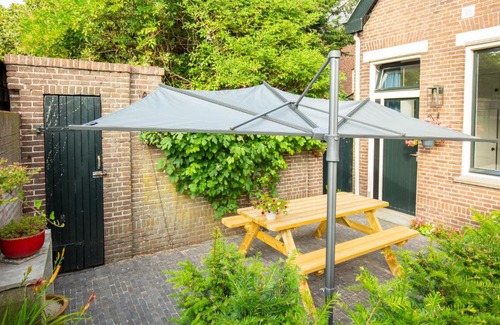 Wagenberg Bed & Breakfast | Guest Rated 10/10 at B&B d'Ouwe Grutter - Child Friendly Retreat