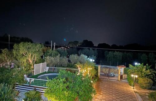 Bisceglie Bed & Breakfast | Discover B&b da Maria: Family-Friendly with Pool Access