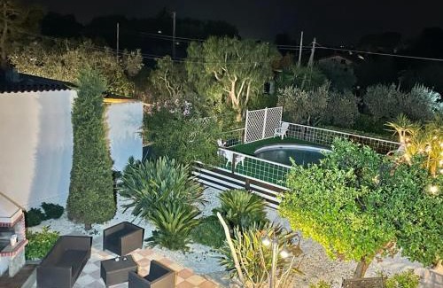 Bisceglie Bed & Breakfast | Discover B&b da Maria: Family-Friendly with Pool Access