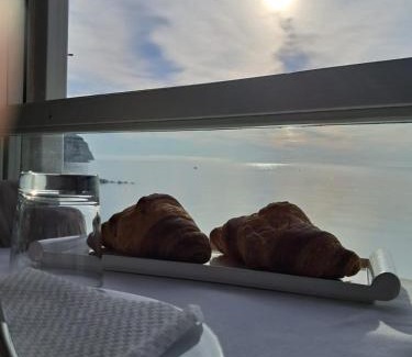 Mattinata Bed & Breakfast | Beachfront B&B Dalla Nonna with Hot Tub & Ocean Views