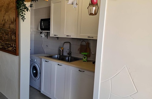 Taranto Apartment | Discover B&B Daniela: Pet-Friendly Retreat with Spa & Hot Tub