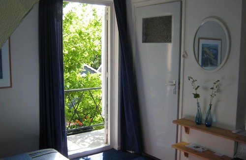 Norg Bed & Breakfast | Discover B&B De Esdoorn: Rated 8.7/10 with Breakfast Included